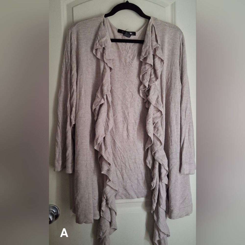 89th & Madison Light Gray Ruffled Cardigan Office Party Boho Vamp Fairycore
